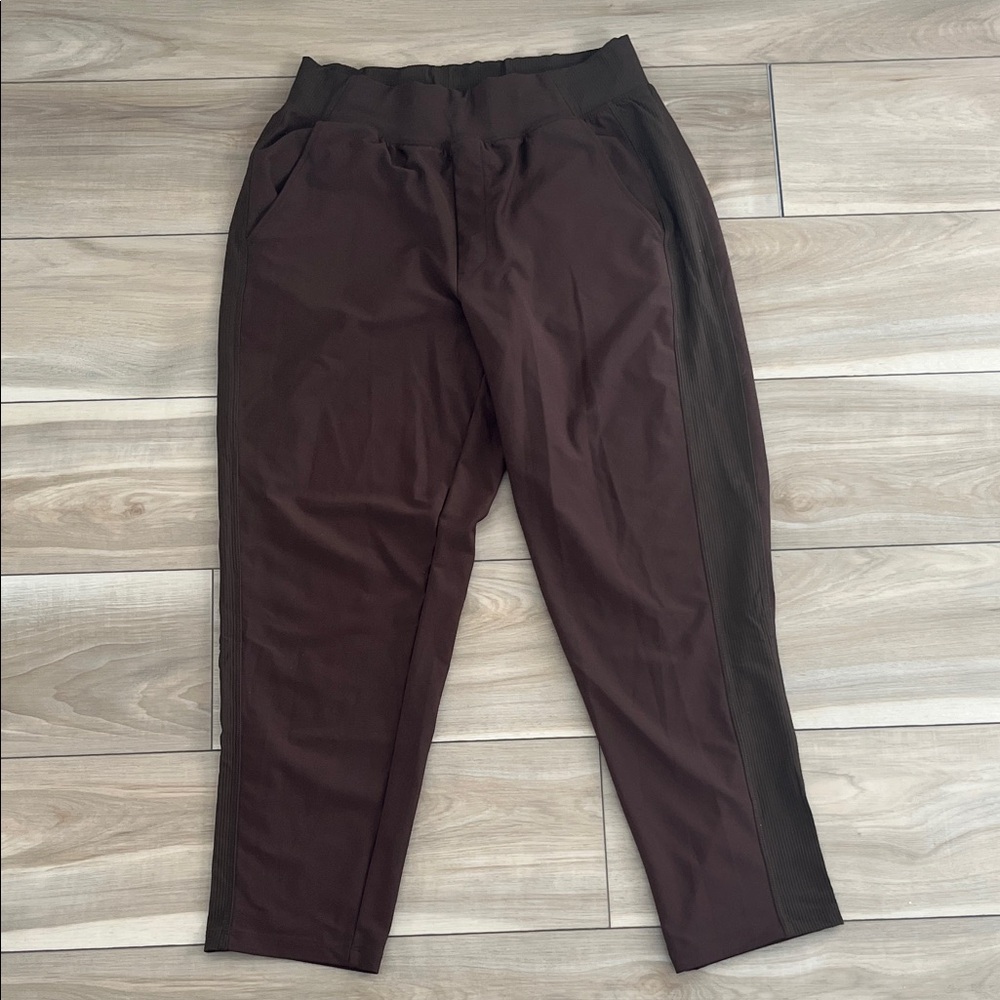 Women’s Powersoft Go-Dry Brown Joggers